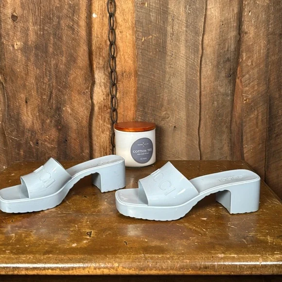 Gucci Authentic Women's Sky Blue Rubber Slides - Size 37 - Picture 6 of 12